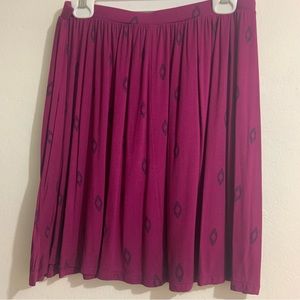 Old Navy Women Purple Burgundy Floral Midi Skirt in Size M